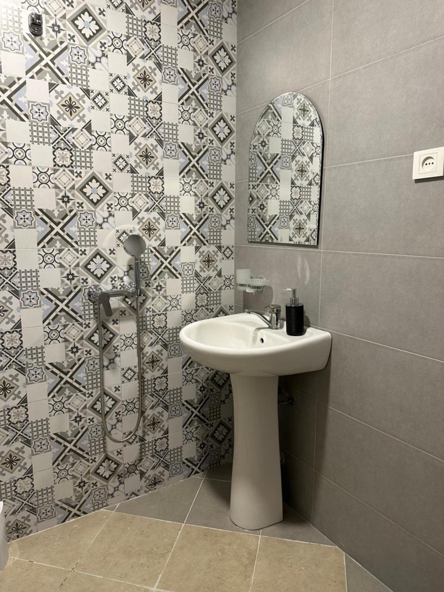 Nid Hotel Тбілісі Екстер'єр фото